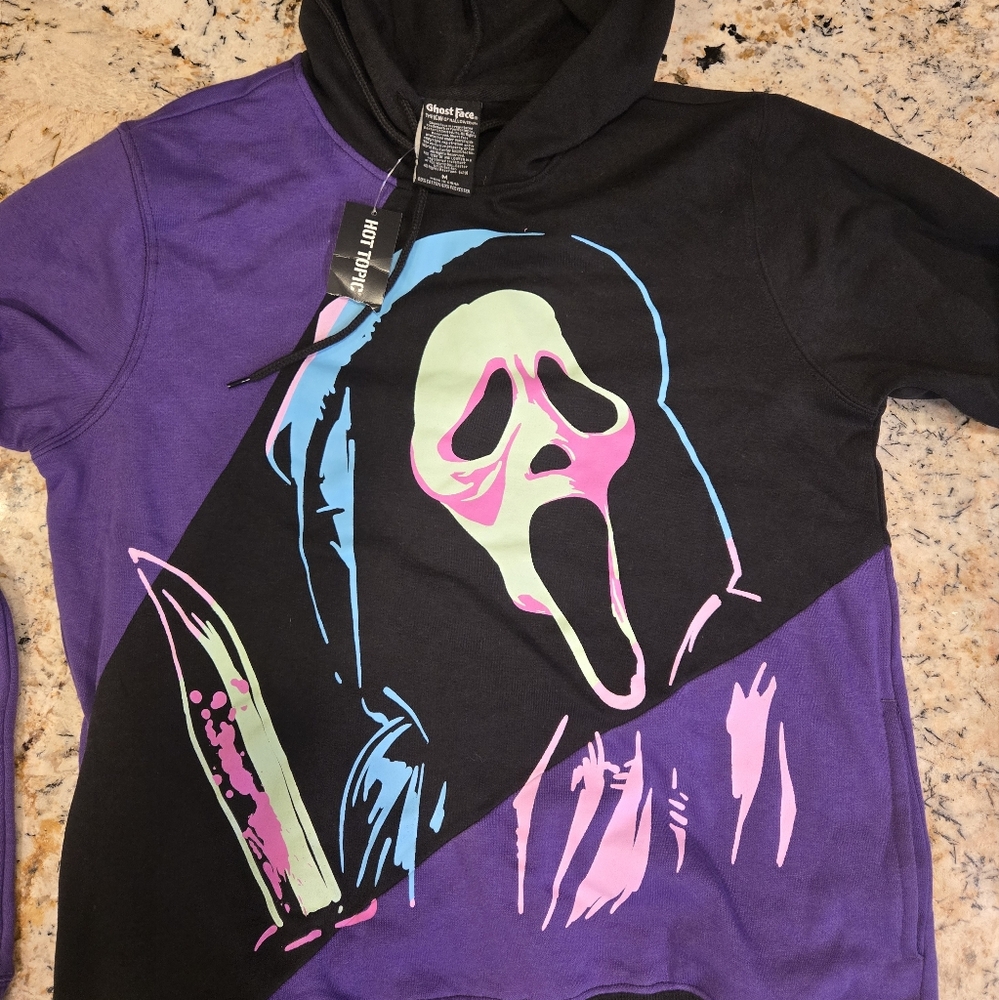 Hot Topic-Exclusive Ghost Face Medium NWT